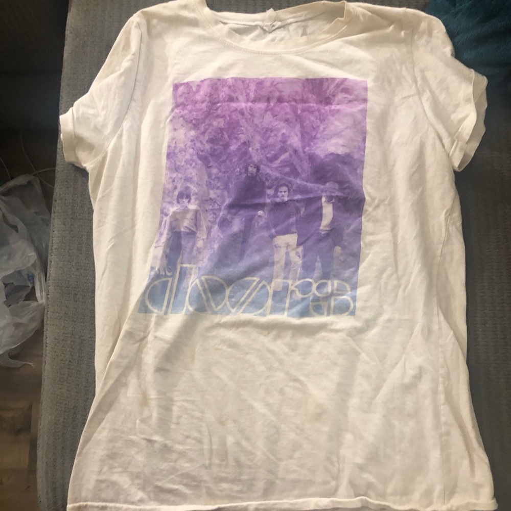 White tee